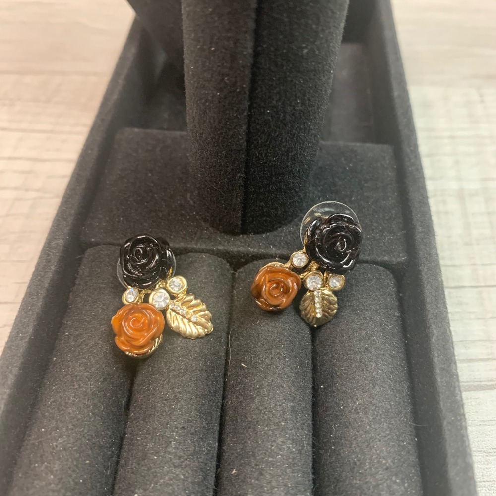 Gold Tone Black and Amber Resin Rose Cluster Earrings Rhinestone Leaf Detail5555